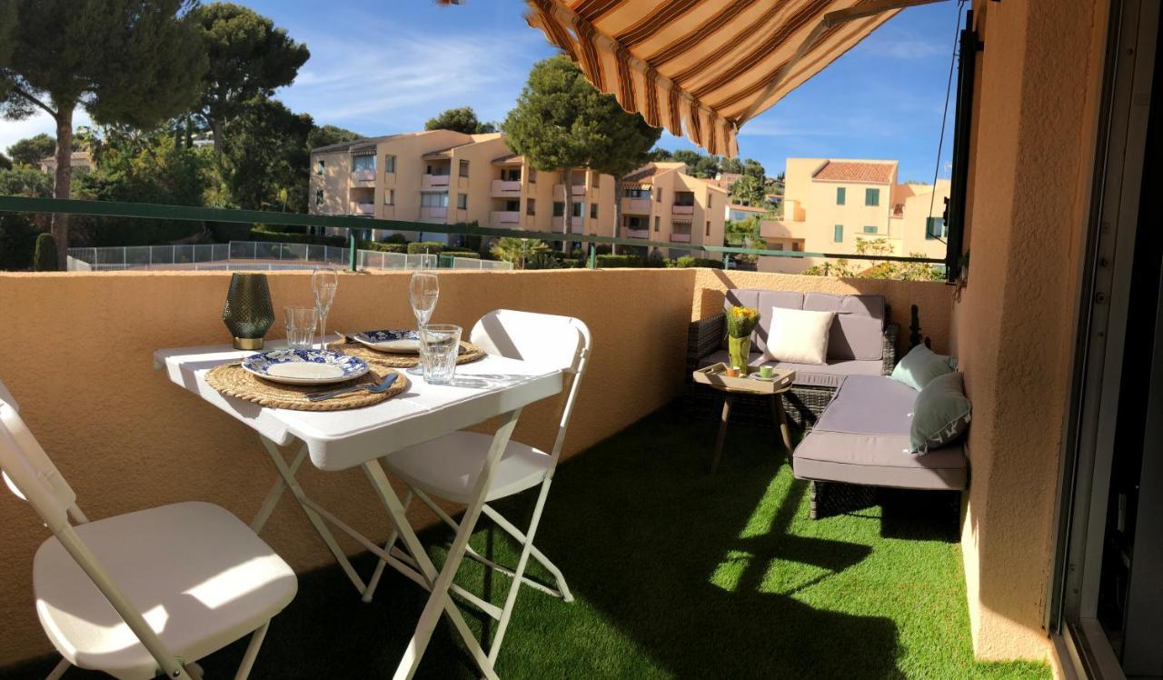 Studio Avec Terrasse Et Piscine Бандоль Экстерьер фото
